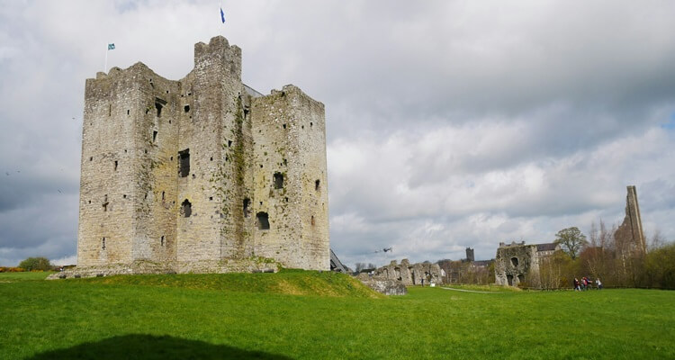 Laytown-Trim Castle Trim Castle, part of the Boyne Valley Drive near Laytown in County Meath