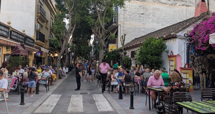 People enjoying dinner on Calle Francisco Cano in the Los Boliches area of Fuengirola